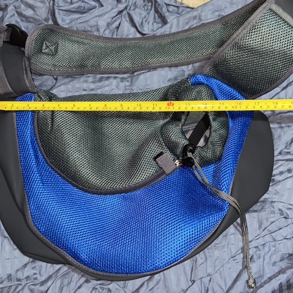 Nwot Pet Sling Carrier Small Dogs/Cats Adjustable Strap Mesh Hand Free - Picture 6 of 7